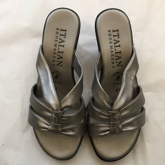 Italian Shoemakers Wedge Sandal, Light grey, 6.5